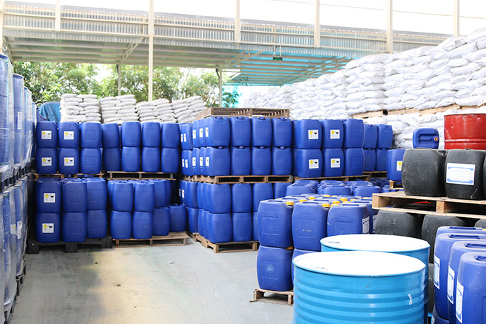 VietChem chuyên cung ứng các loại hóa chất công nghiệp số lượng lớn ra thị trường