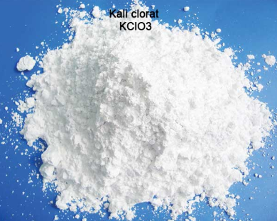KClO3 là hóa học tinh nghịch khiết màu sắc trắng