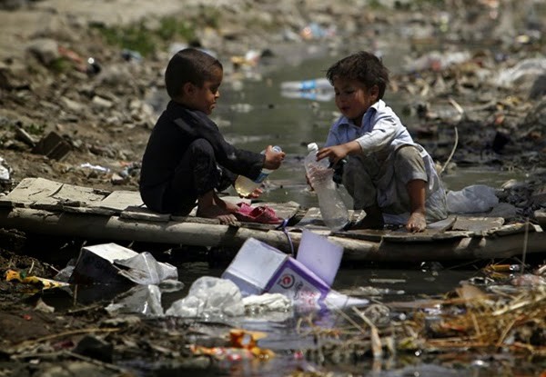 Trẻ em ở vùng bị ô nhiễm môi trường nước