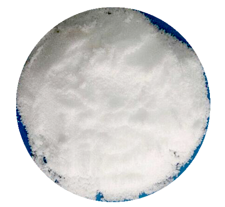Sodium nitrite có ngoại quan dạng bột màu trắng, hơi ngả vàng