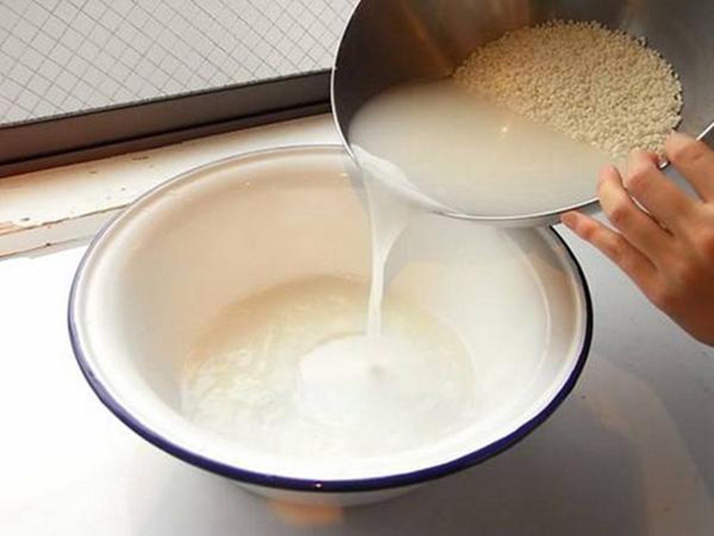 Nước vo gạo giúp tẩy vết rỉ sét hiệu quả