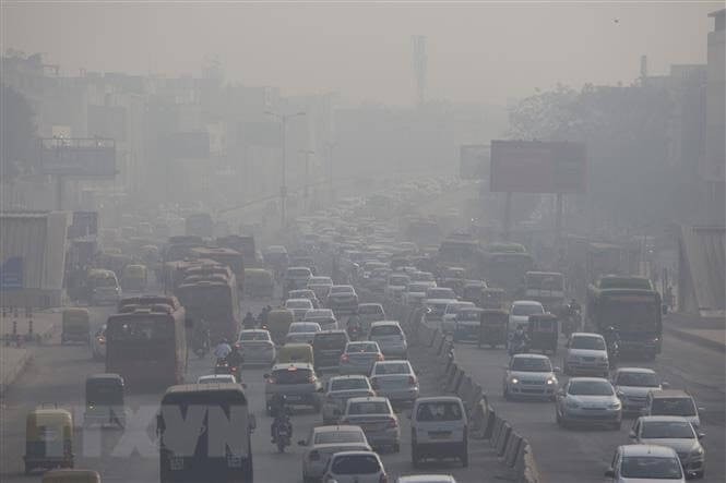 Khí thải từ các phương tiện giao thông cũng là nguyên nhân gây ra tình trạng ô nhiễm