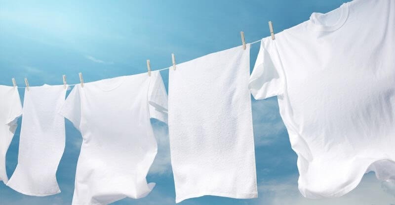 Sử dụng nước javel để tẩy trắng quần áo