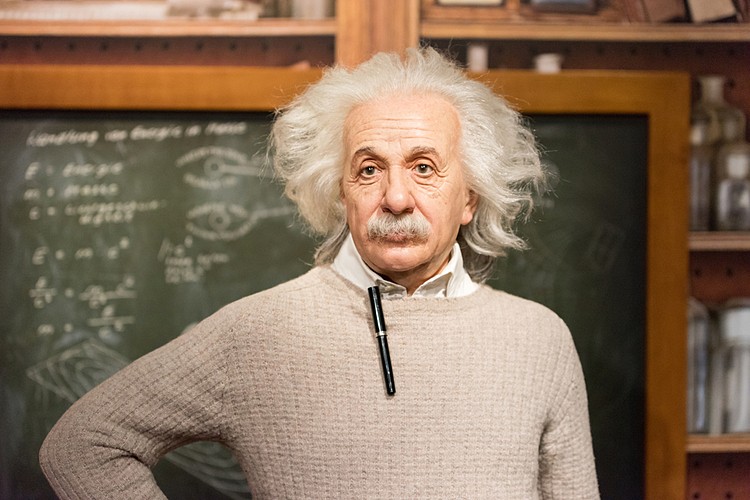 Albert Einstein là người tiên phong tỏng đo tốc độ ánh sáng