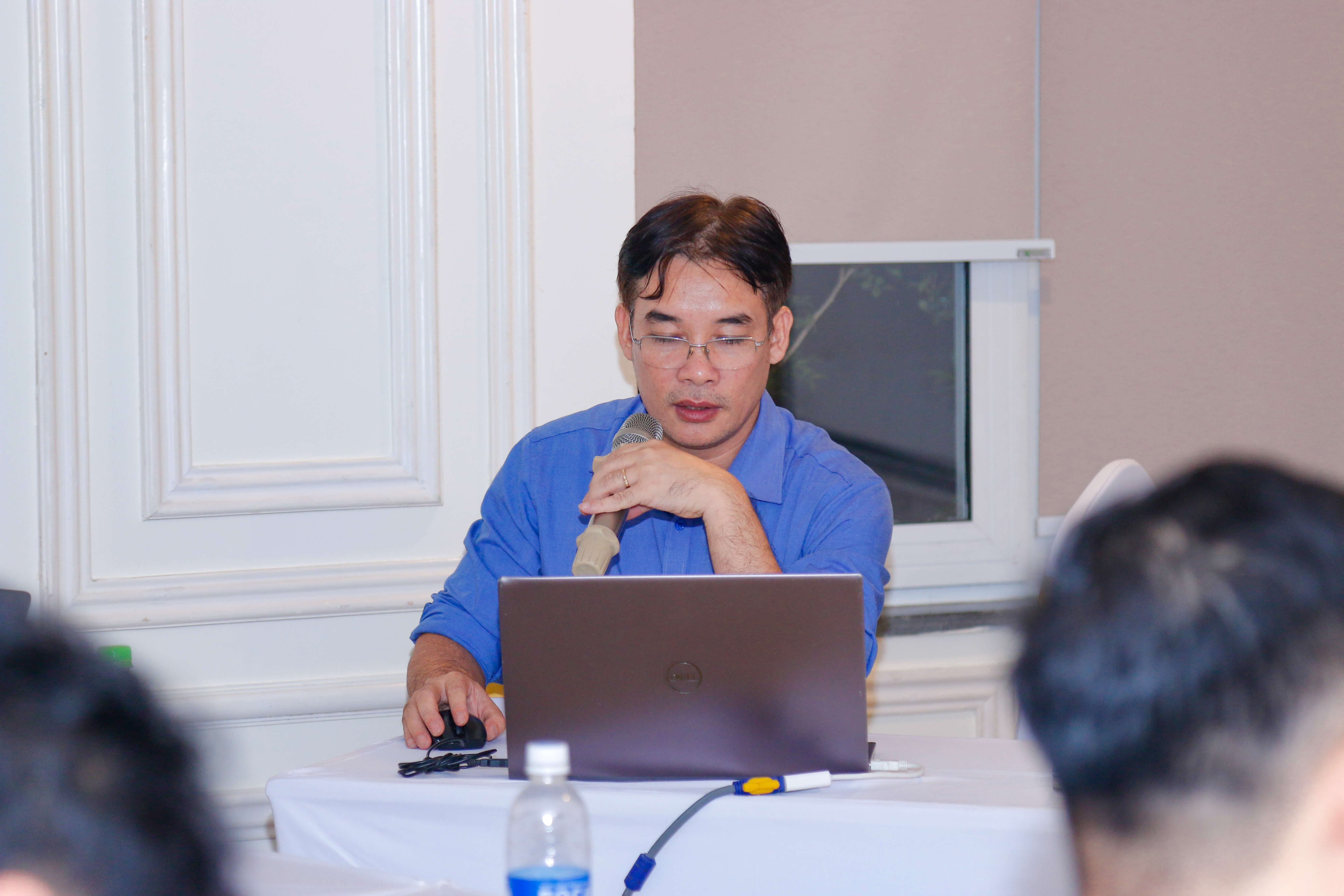 Ông Nguyễn Xuân Hải - Tổng giám đốc VIETCHEM chia sẻ các kiến thức, kinh nghiệm trong Đấu thầu tại buổi đào tạo